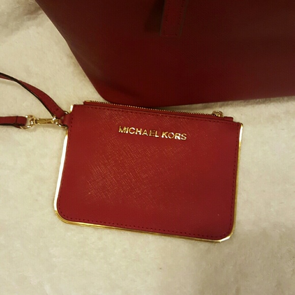 Michael kors purse with wristlet Authentic   RED - Picture 4 of 7